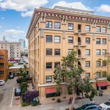 Rent this 1 bed apartment on The Raymond in 1461 Alice Street, Oakland