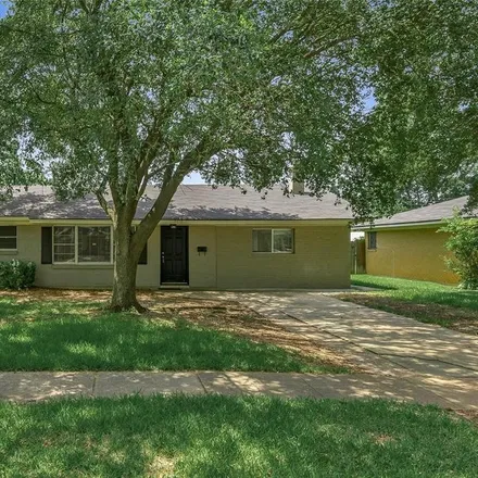 Buy this 3 bed house on 2612 Plantation Drive in Southern Terrace, Bossier City
