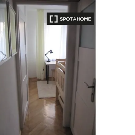 Rent this 3 bed room on Wacława Lachmana 2 in 02-786 Warsaw, Poland