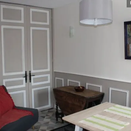 Rent this 3 bed apartment on Les Quatre Merles in 89140 Villemanoche, France