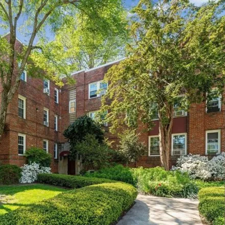 Buy this 1 bed condo on 2801 Cortland Place Northwest in Washington, DC 20008