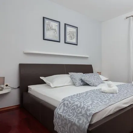 Rent this 3 bed house on 21423 Općina Nerežišća