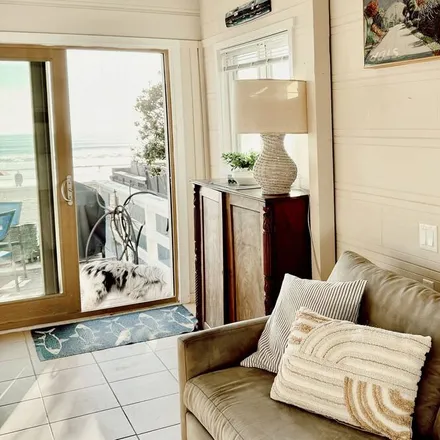 Rent this 2 bed townhouse on Stinson Beach in CA, 94970