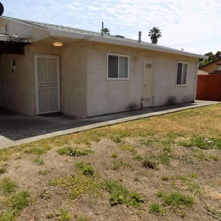 Rent this 2 bed apartment on 919 Humboldt St Unit A in Richmond, California