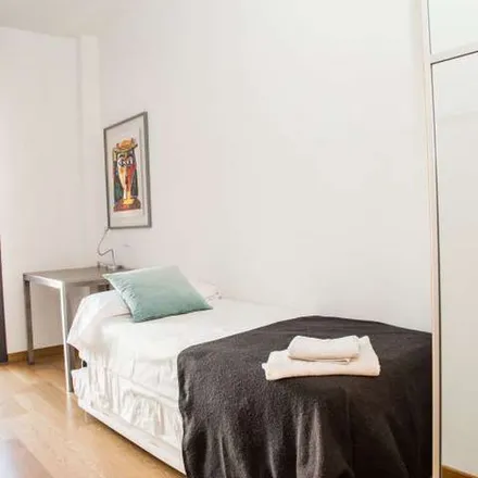 Image 3 - Carrer de Roger de Flor, 72, 08001 Barcelona, Spain - Apartment for rent