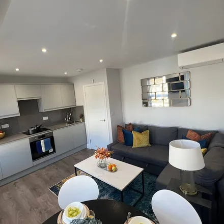 Rent this 3 bed apartment on London in N12 9DX, United Kingdom