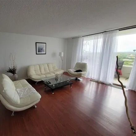 Buy this 1 bed condo on South Parkview Drive in Hallandale Beach, FL 33009
