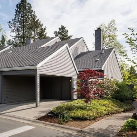 Buy this 2 bed house on 23 Greenridge Court in Lake Oswego, OR 97035