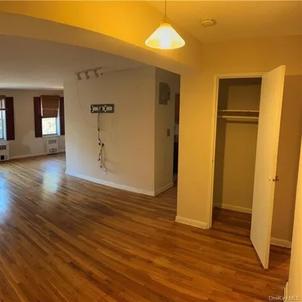 Image 5 - 632 Palmer Rd Apt 9j, Yonkers, New York, 10701 - Apartment for sale