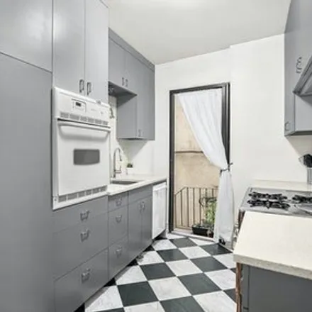 Image 5 - 461 W 44th St Units 1a And 2g, New York, 10036 - Apartment for rent