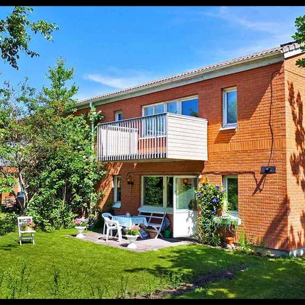 Rent this 4 bed apartment on Arrendegatan 63 in 583 33 Linköping, Sweden