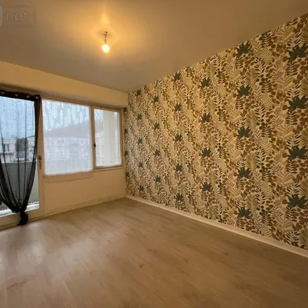 Rent this 3 bed apartment on 6 Rue des Authieux in 27000 Évreux, France
