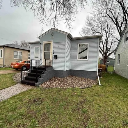 Buy this 3 bed house on 540 South Western Avenue in Sioux Falls, SD 57104