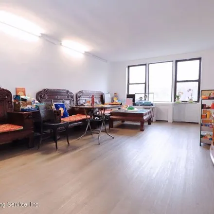 Image 4 - 145 Lincoln Avenue, New York, NY 10306, USA - Apartment for sale