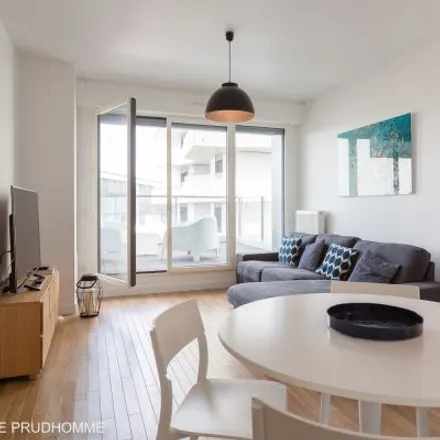 Rent this 3 bed apartment on Centre de Sécurité Sociale in 14 Rue Telles de la Poterie, 92130 Issy-les-Moulineaux