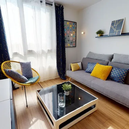 Rent this 4 bed apartment on 62 Rue Philippe Fabia in 69008 Lyon, France