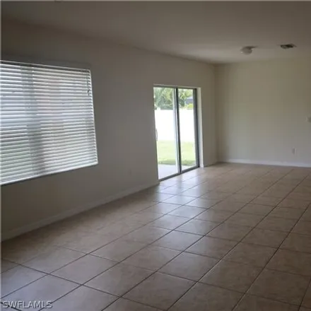 Image 8 - 322 Southwest 16th Terrace, Cape Coral, FL 33991, USA - House for rent
