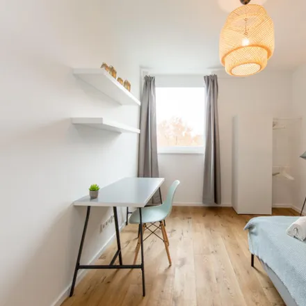 Rent this 4 bed room on Nazarethkirchstraße 51 in 13347 Berlin, Germany