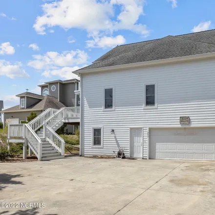 Image 4 - 213 Blue Crab Cove, Lands End, Emerald Isle, NC 28594, USA - House for sale