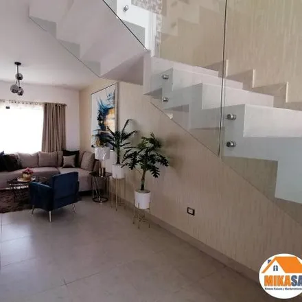 Buy this 4 bed house on Boulevard Efraín López Sánchez in Viñedos, 27023 Torreón