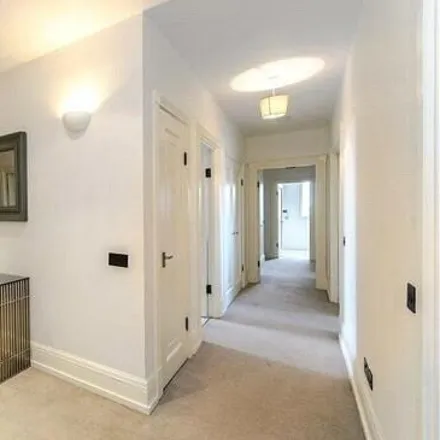 Image 3 - Overfinch, 151 Park Road, London, NW8 7HT, United Kingdom - Room for rent