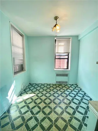 Image 5 - 1840 East 13th Street, New York, NY 11229, USA - Apartment for sale