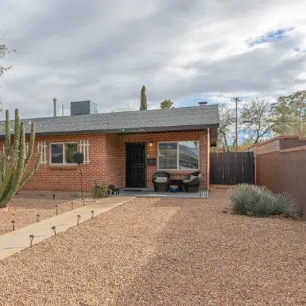 Rent this 2 bed house on 3328 East Waverly Street in Tucson, AZ 85716