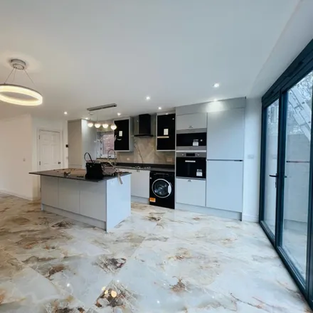 Rent this 5 bed house on 87 Avalon Road in London, W13 0BB