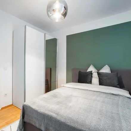 Rent this 3 bed room on Hansaallee 29 in 60322 Frankfurt, Germany