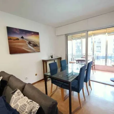 Image 5 - Calle de Melilla, 28005 Madrid, Spain - Apartment for rent