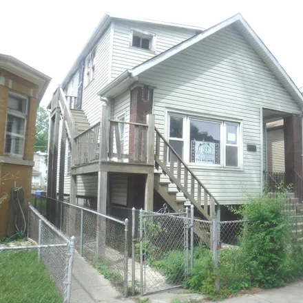 Buy this 4 bed duplex on 6326 South Saint Lawrence Avenue in Chicago, IL 60637