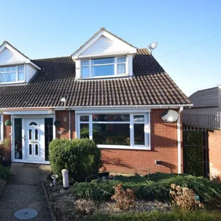 Buy this 4 bed house on Kings Avenue in Winthorpe, PE25 1RD