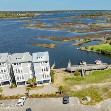 Image 1 - Topsail Boat Rental, 201 Greensboro Avenue, Surf City, NC 28445, USA - House for sale