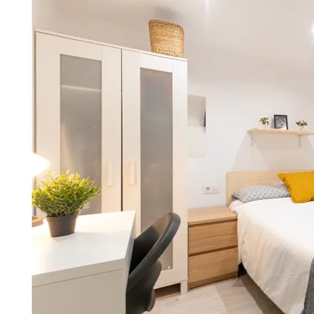 Rent this 5 bed room on Avinguda de Francesc Cambó in 08001 Barcelona, Spain