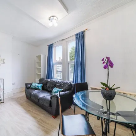 Rent this 3 bed apartment on Chapter Road in Dudden Hill, London