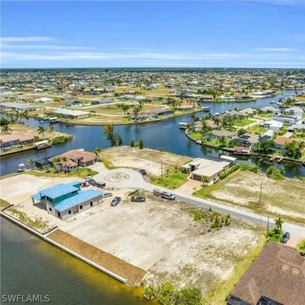 Image 4 - 909 NW 39th Ave, Cape Coral, Florida, 33993 - House for sale