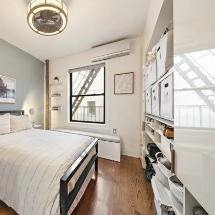 Image 3 - 130 W 16th St Apt 52, New York, 10011 - Apartment for sale