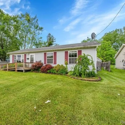 Buy this 2 bed house on 1629 Allen Road in Sparlingville, Saint Clair County
