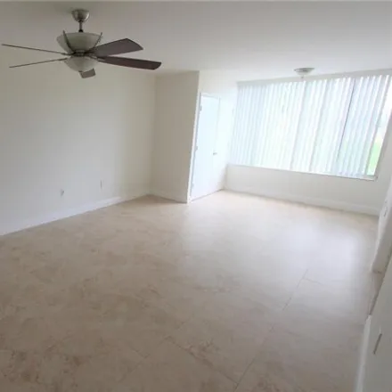 Image 9 - Northwest 39th Street, Lauderdale Lakes, FL 33309, USA - Condo for rent
