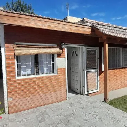 Buy this 3 bed house on Posadas in Universitario, 8332 Municipio de General Roca