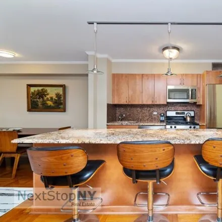 Image 2 - 420 East 55th Street, New York, NY 10022, USA - Apartment for sale
