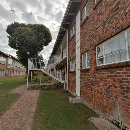 Image 4 - Laerskool Edleen, Ilex Road, Edleen, Kempton Park, 1645, South Africa - Apartment for rent