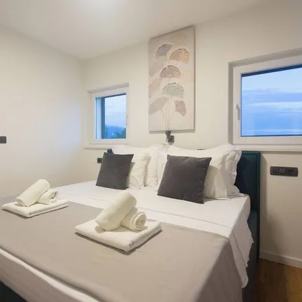Rent this 4 bed house on Opanci in Split-Dalmatia County, Croatia