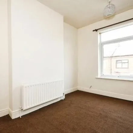 Image 3 - Clipstone Avenue, Sutton in Ashfield, NG17 4EU, United Kingdom - Townhouse for rent