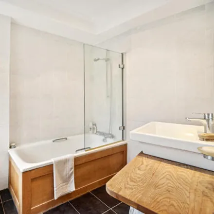 Image 4 - Marsham Court, Vincent Street, London, SW1P 4BJ, United Kingdom - Apartment for sale