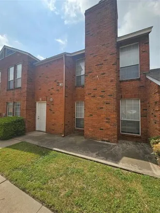 Rent this 2 bed townhouse on 1405 Darr Street in Irving, TX 75061