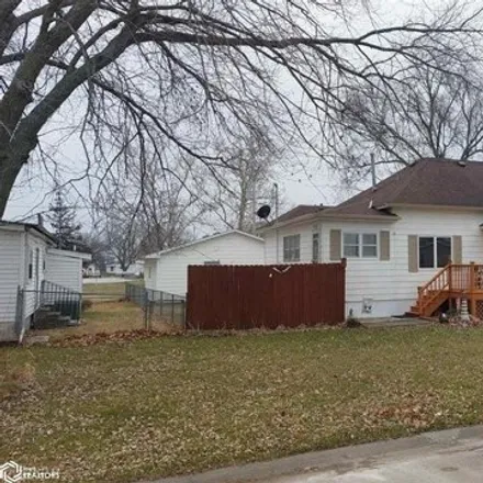 Buy this 2 bed house on 146 East Walnut Street in Red Oak, IA 51566