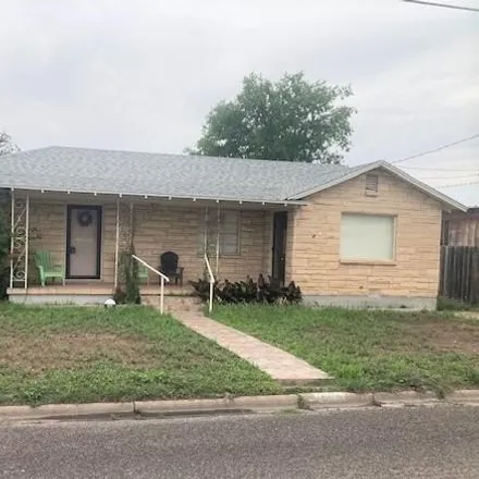 Buy this 3 bed house on 998 Avenue G in Ozona, TX 76943