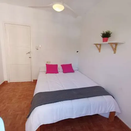 Rent this 4 bed apartment on Plaça del Cedre in 46021 Valencia, Spain