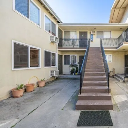 Image 7 - Alley 81209, Los Angeles, CA 91423, USA - House for sale